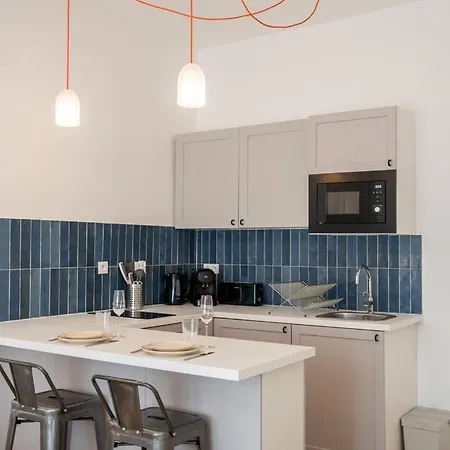 Confortable Proche Métro Et Commerces Appartement