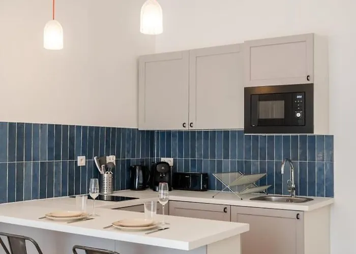 Confortable Proche Metro Et Commerces Appartement